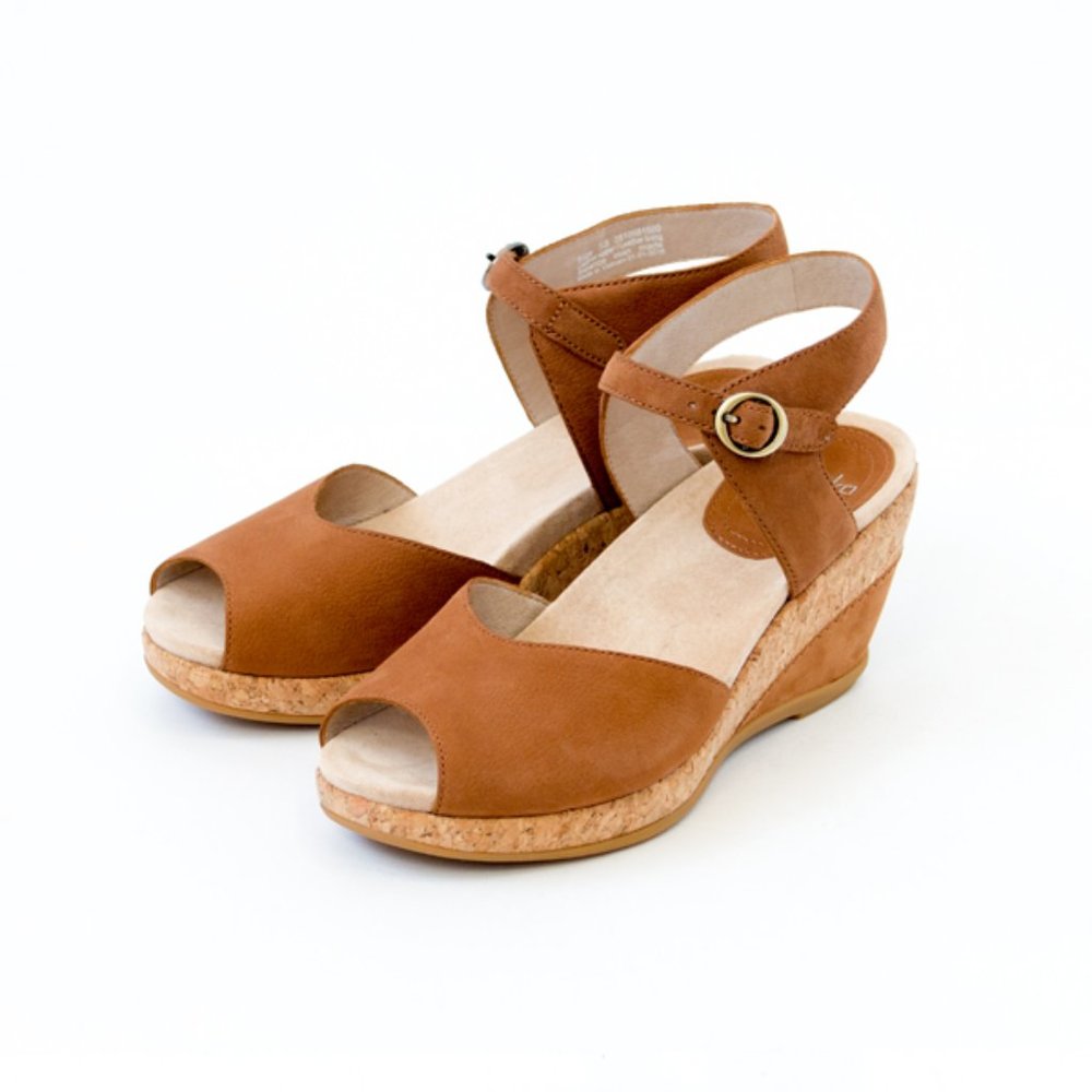 Dansko Charlotte Peep Toe Wedge Sandal 38 Camel - NEW